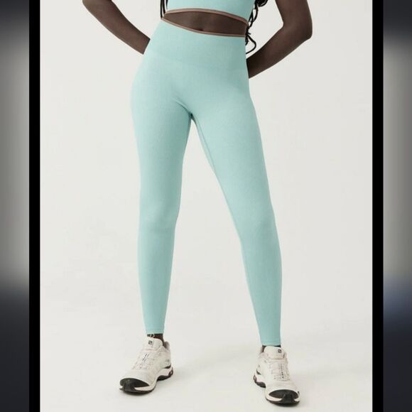 Outdoor Voices Seamless Ribbed 7/8 Legging Sz M Storm NWT - Picture 1 of 11